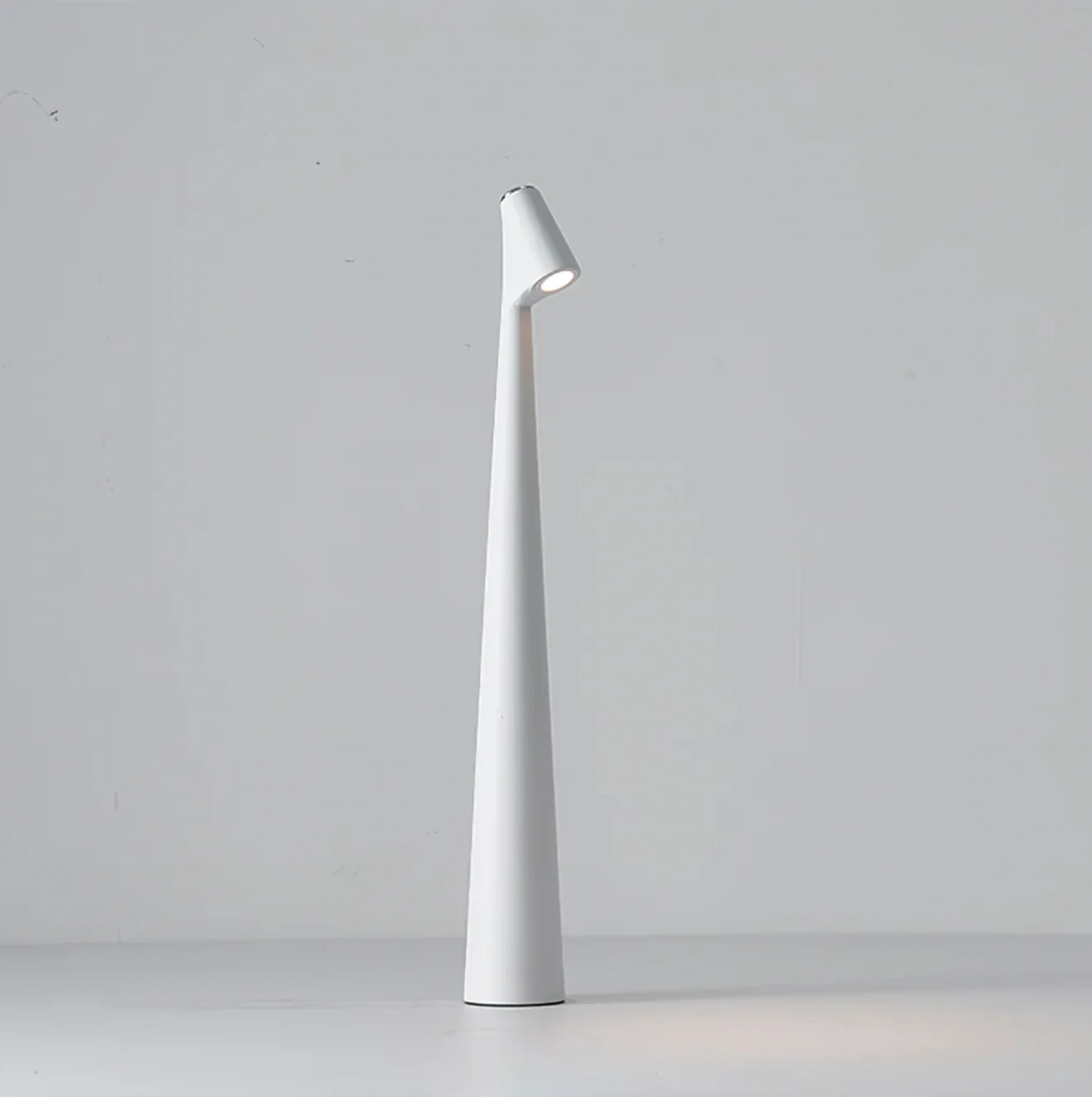 Rechargeable Touch Lamp with Stepless Dimming and 10-Hour Battery Life